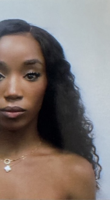 adoremie performance portrait